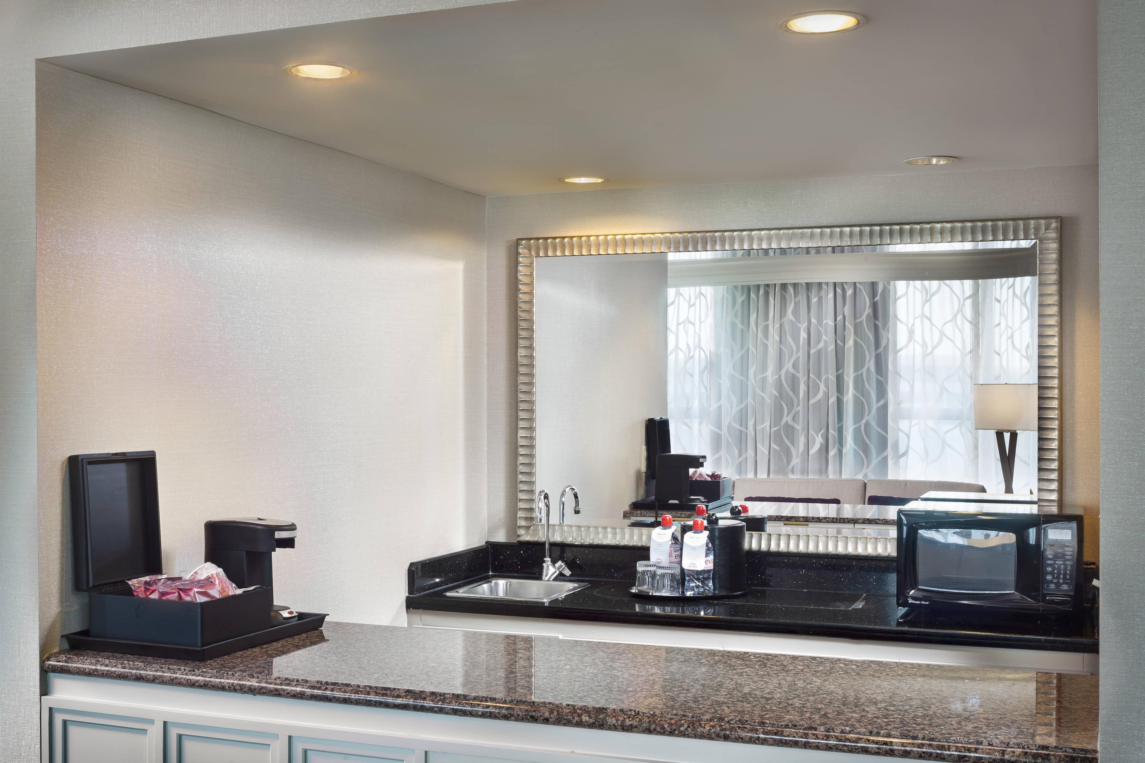 Chicago Marriott Suites Deerfield Bagian luar foto