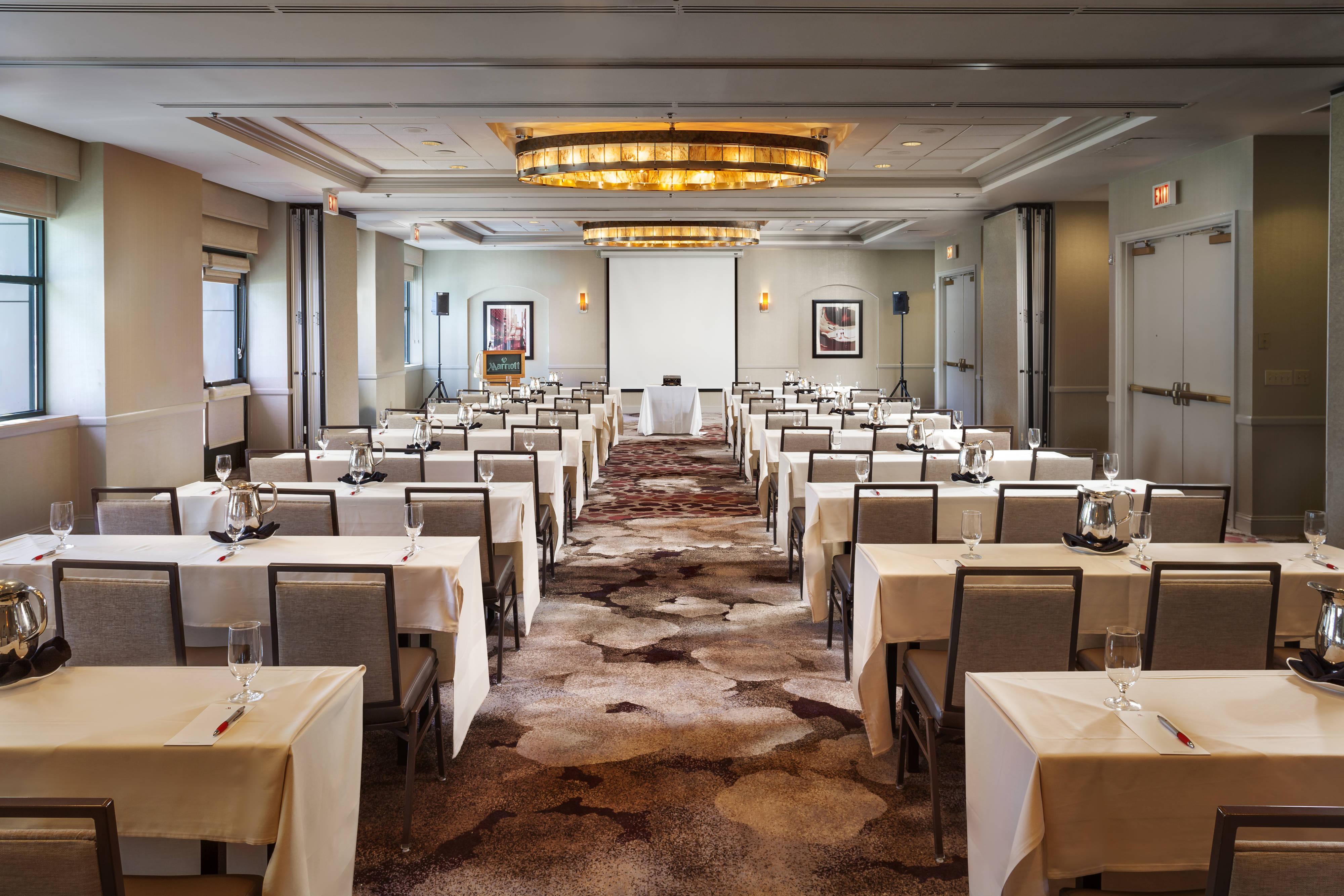 Chicago Marriott Suites Deerfield Bagian luar foto