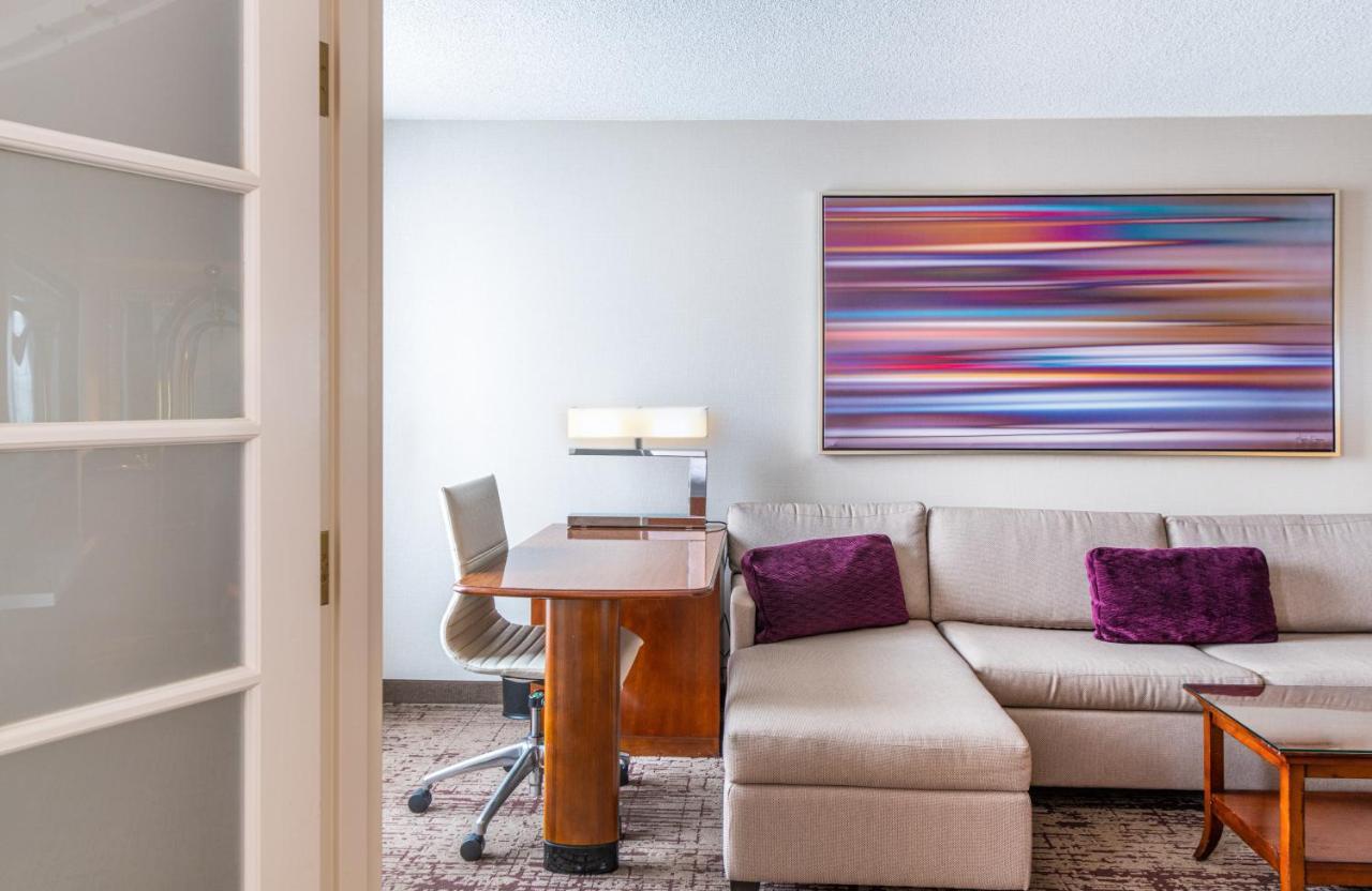 Chicago Marriott Suites Deerfield Bagian luar foto