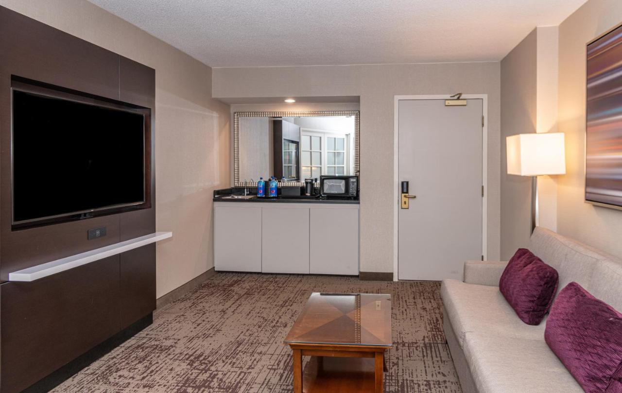 Chicago Marriott Suites Deerfield Bagian luar foto